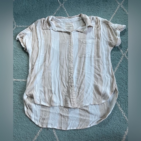 American Eagle- Button up/Collared High Low Blouse- White and Cream- Siz… - Picture 1 of 3